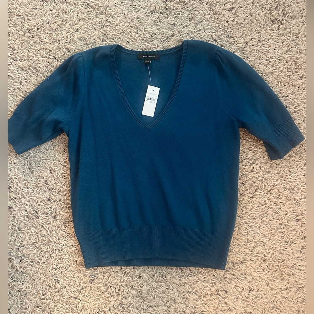 Ann Taylor Teal Knit V-Neck NWT sweater